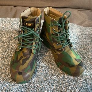 Men’s US Army Woodland Camouflage Boots